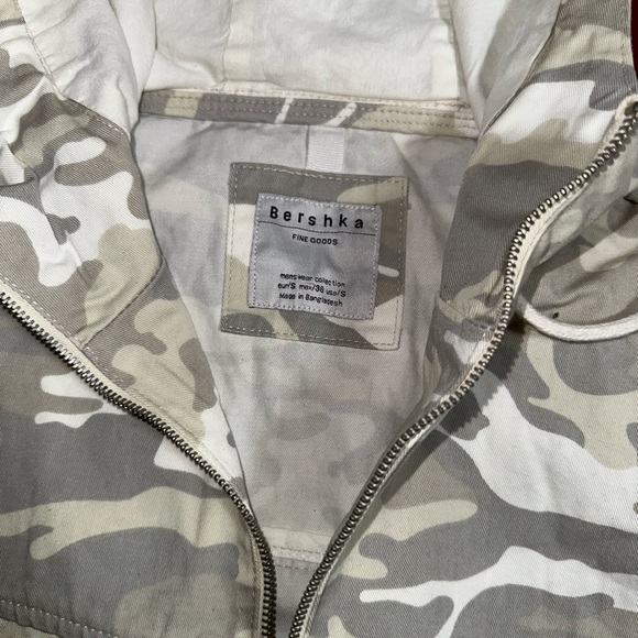 Camo Jacket• by BERSHKA - Picture 4 of 4